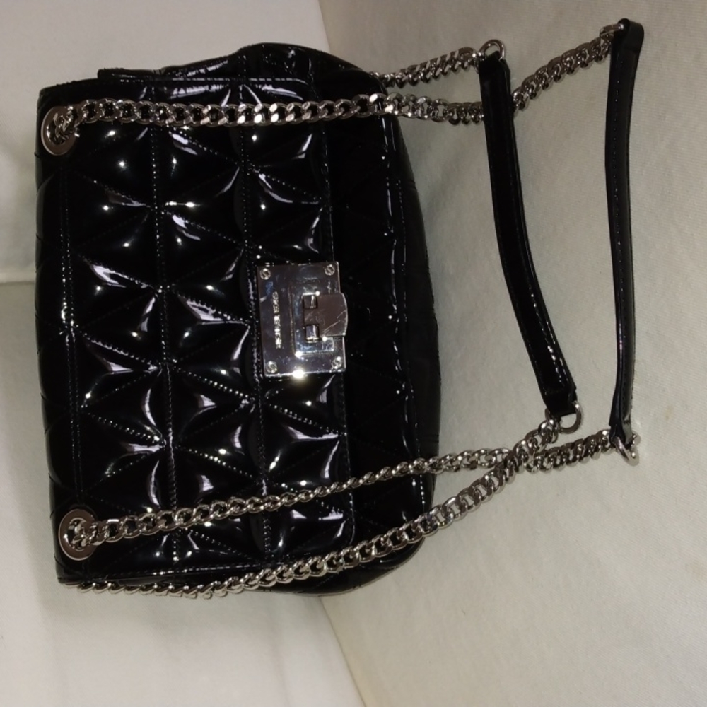 Michael Kors patented leather purse like new